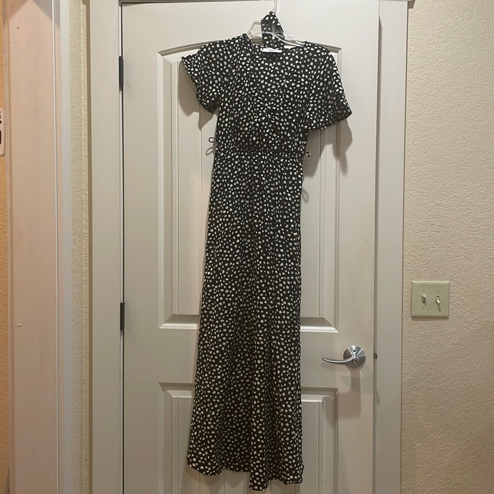Carley Jean LA maxi dress! Black with nude polkadots. Belt included. Size XS